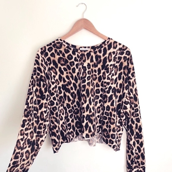 Antistar Tops - Antistar Leopard Crop Long Sleeve